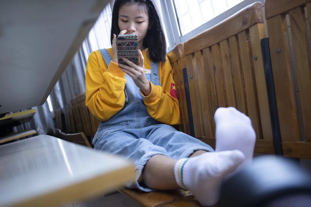 [Mzsock] NO.019 From a tricky angle, Sichuan girl Linlin shows off her beautiful feet in the classroom Southern football skills#[121P]-26